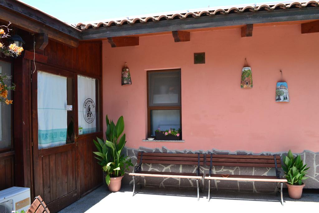 Tratalias Agriturismo Su Meurreddu מראה חיצוני תמונה